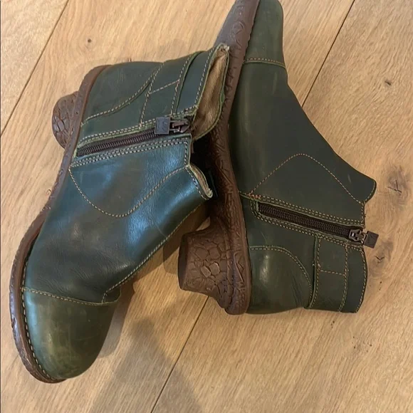 El Naturalista Green Leather Ankle Boots w side zip. Size 41 (size 10). - Picture 10 of 11